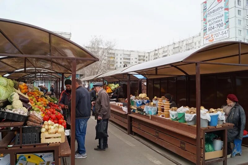 Шамиля 79 махачкале. Поселок базар. Мирный рынок. Рынок аткарск. На рынке.