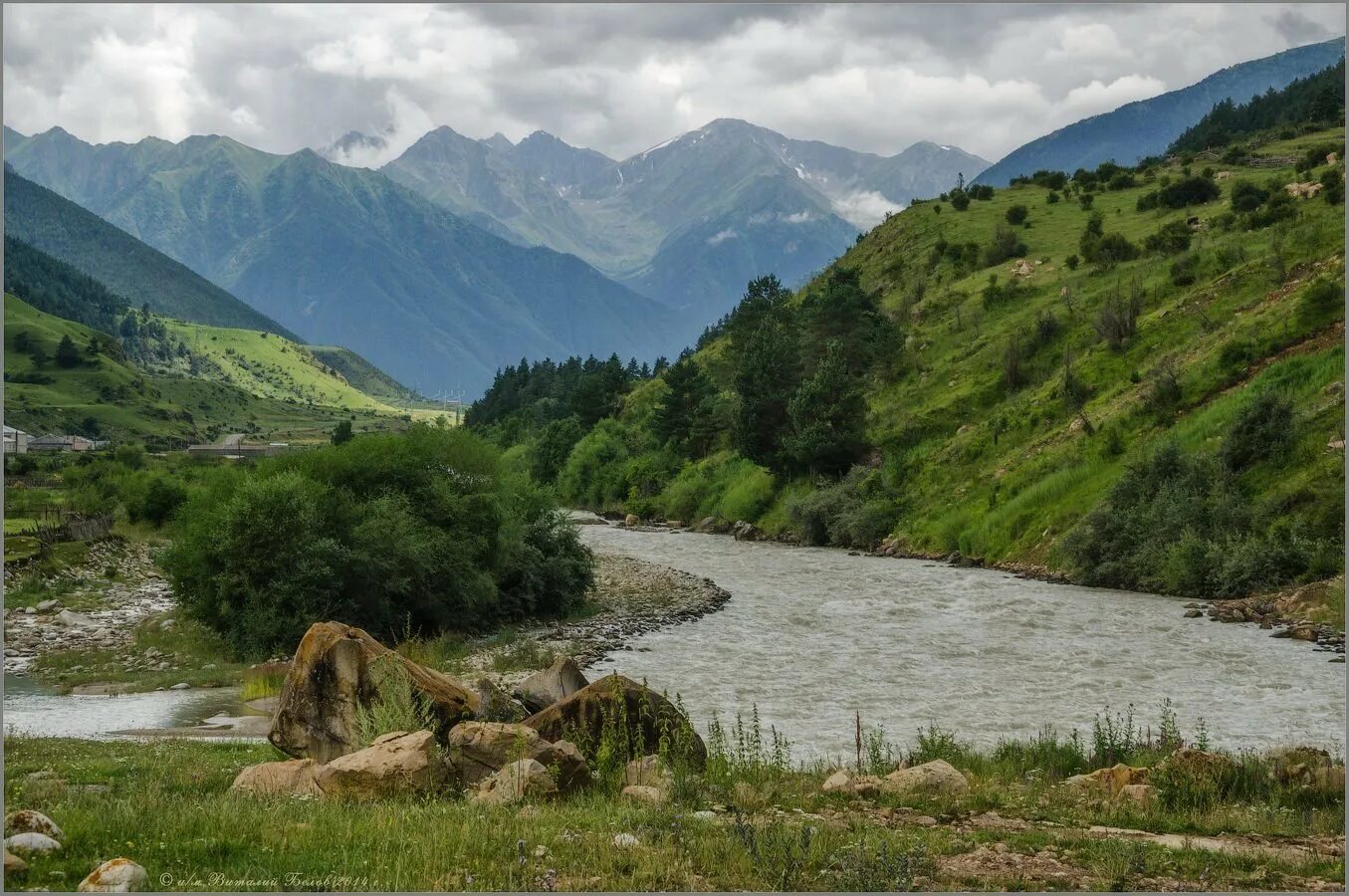 Реки черкесска. Река Кубань КЧР. Карачаево Черкессия Терек река. Река Кубань Карачаево Черкесская. Горные реки КЧР.