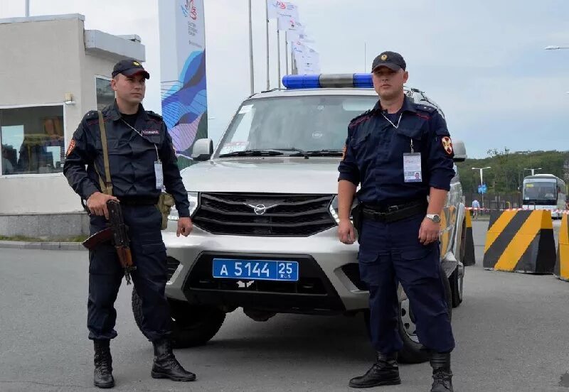 Форма росгвардии 2022. Росгвардия владивосток работа. Росгвардия владивосток. Росгвардия владивосток. Охрана общественного порядка.