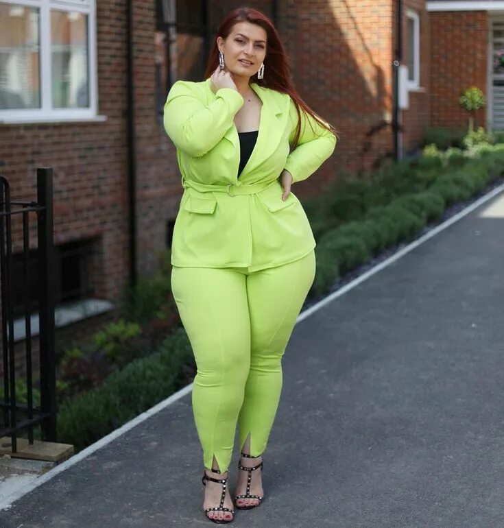 Модные старушки подружки. Лифчик без лямок. Тетя с 3 размером. Розмари харрис человек паук. Тетя с 3 размером.