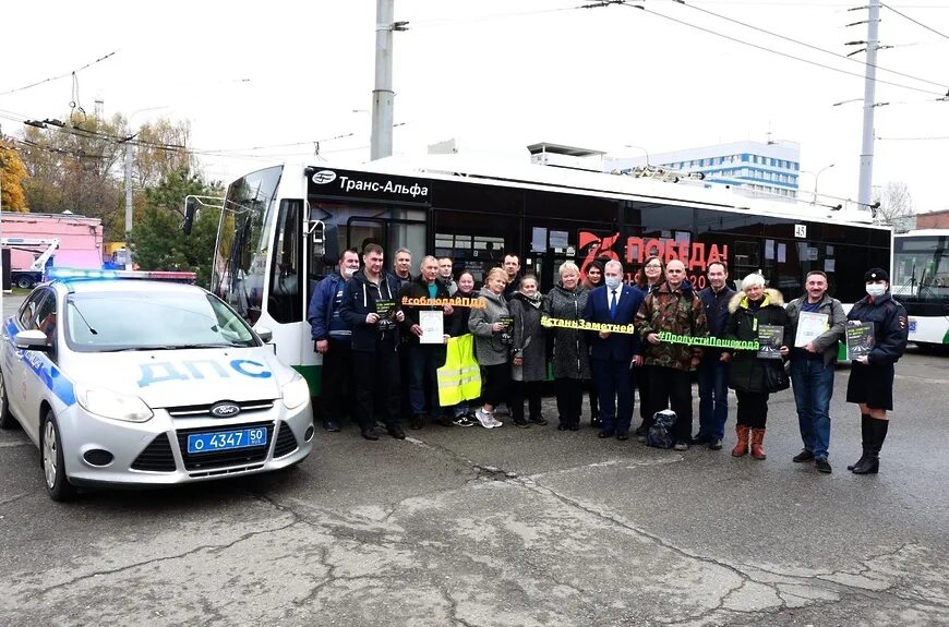 Дтп в подольске фура врезалась в машину. Беседа с местным населением. Автопарк х5 ритейл групп. Scania p440 седельный тягач. Работа.