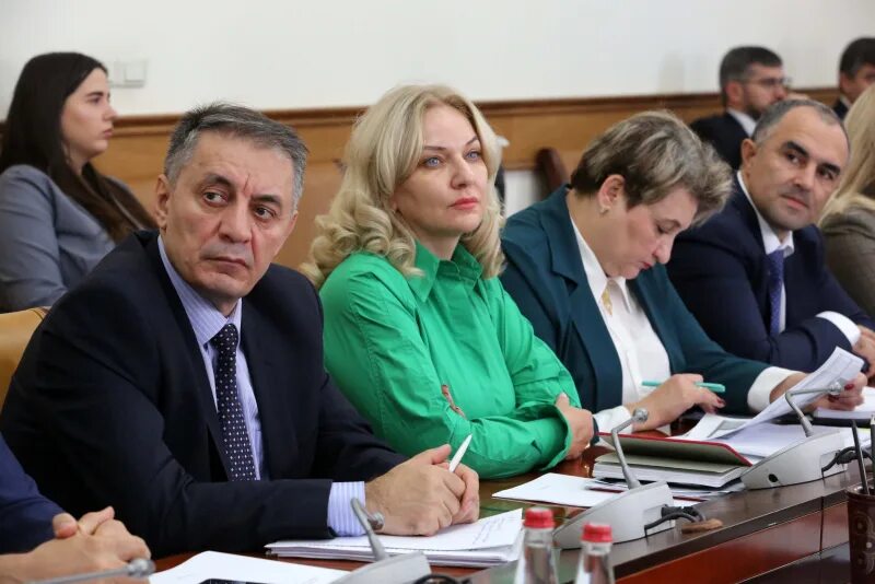 жена меликова дагестан