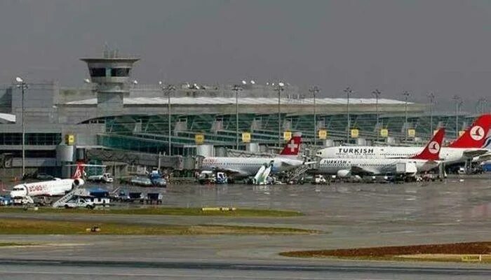 Анапа сколько аэропортов. Аэропорт Ататюрк Стамбул. Ататюрк аэропорт снаружи. Аэропорт Ататюрк Стамбул фото.