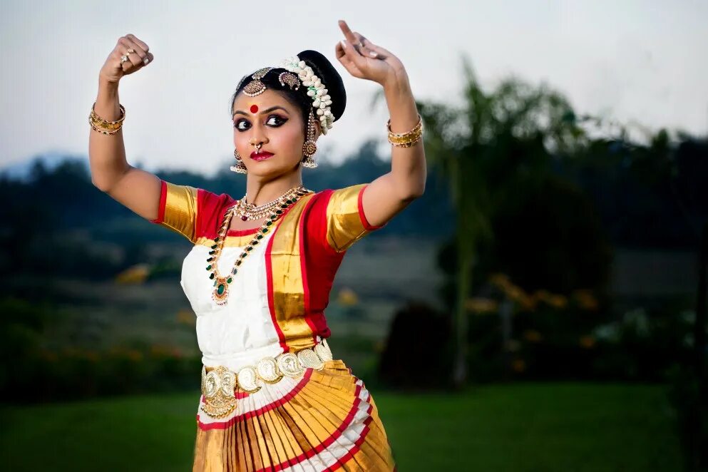 Culture is famous. Современное искусство марокко. Rajasthan culture. Фестиваль красок холи в индии. Культура индии.