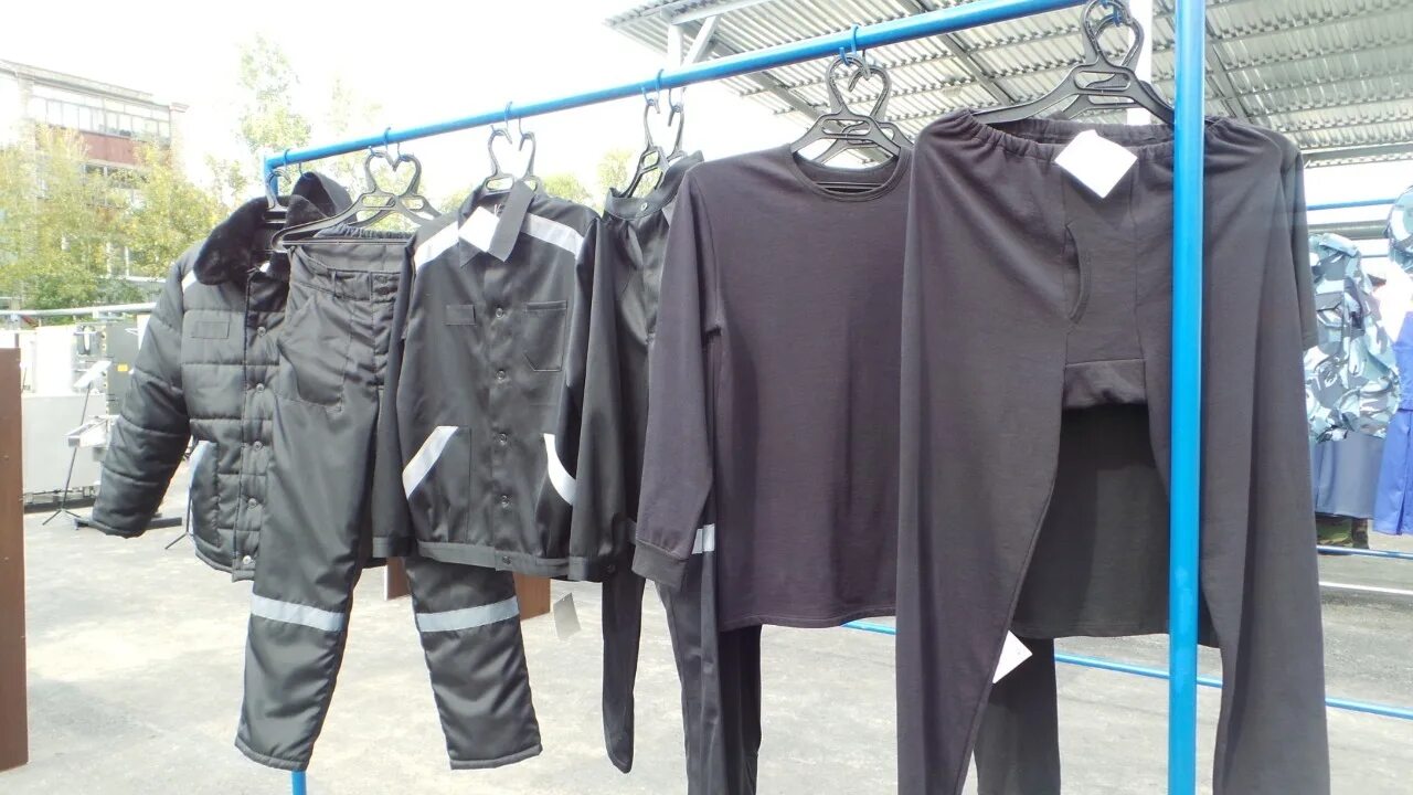 Форма одежды осужденных. Одежда заключенных в россии. Форма осужденных. Форма заключенных. Спецодежда для заключенных.