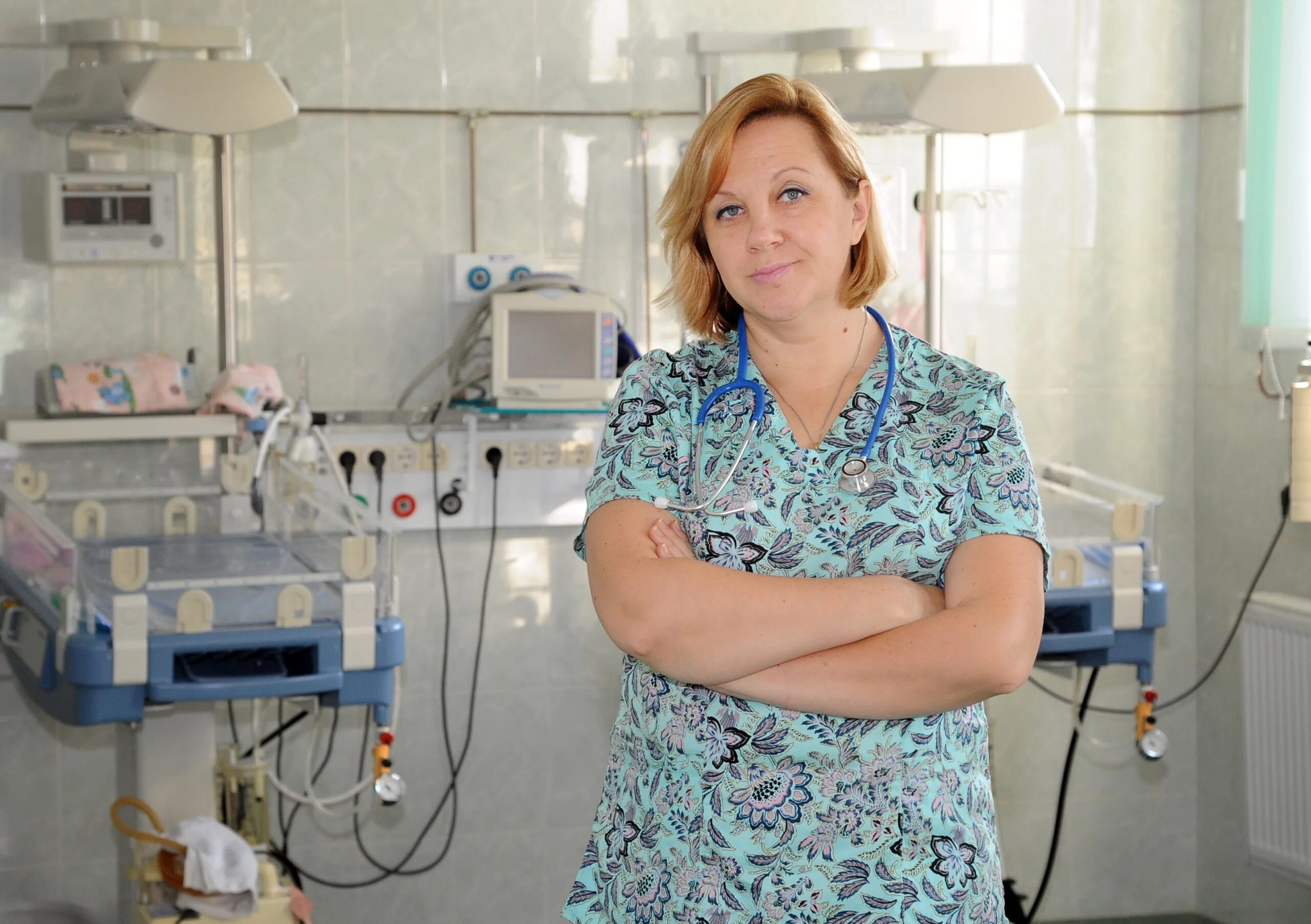 акушерка 7. отделения женской консультации. акушерка 7. акушерка 7. вызовите акушерку трикси.