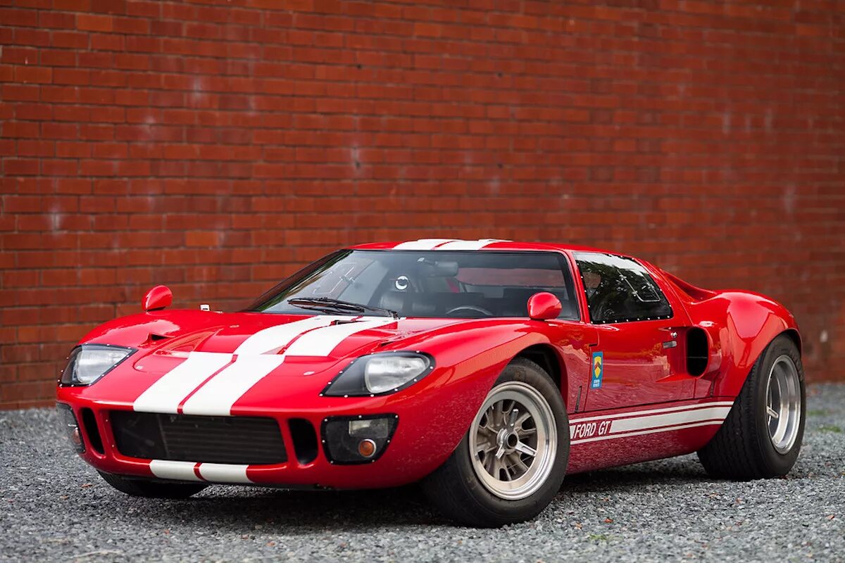 Gt 40 купить. Ford gt40. Форд ГТ 40. Форд ДЖИТИ 40. Форд ГТ 40 Шелби.