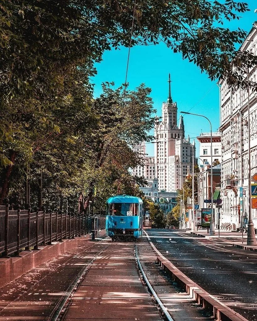 Улица качество 720. Пейзаж города. Летний город. Городская улица. Необычные улицы.