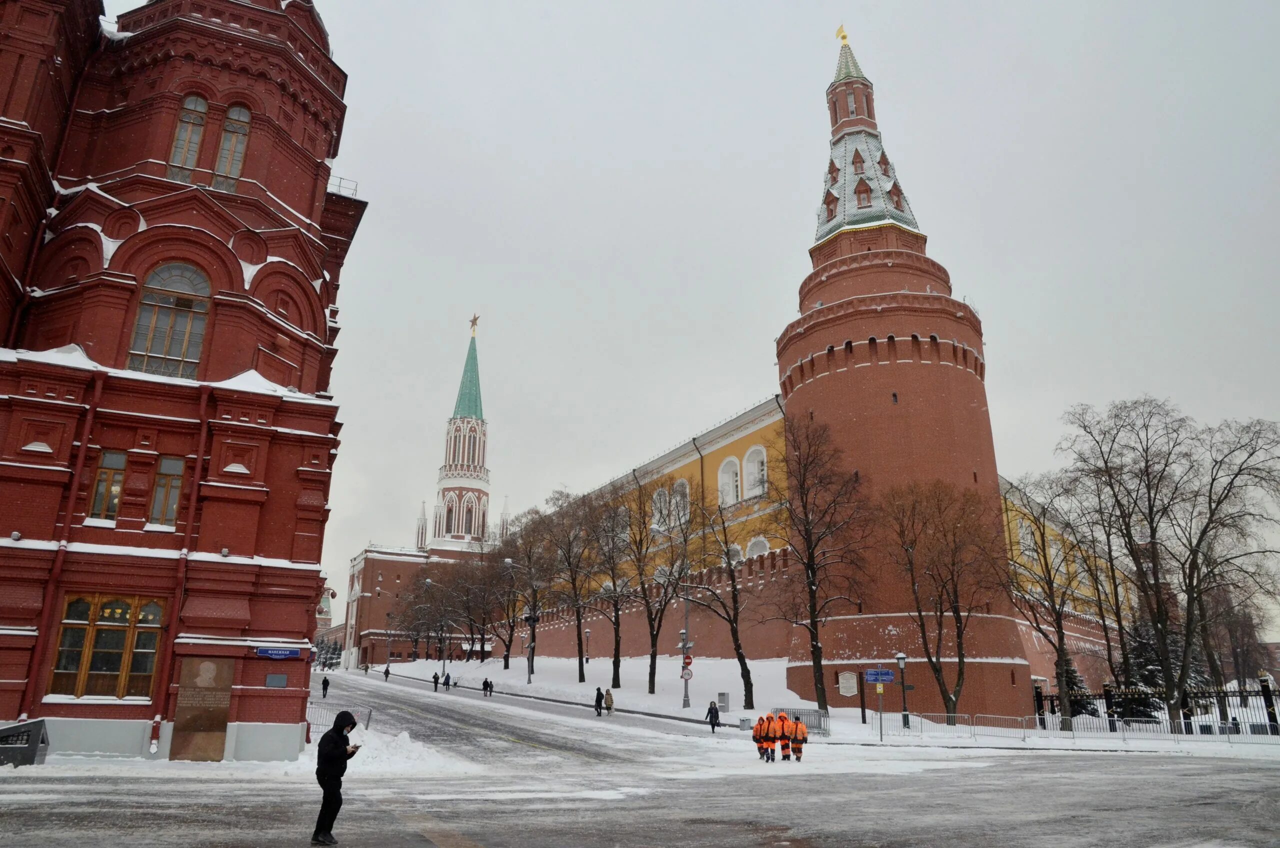 Снег в Москве. Снегопад в Москве. Покажи Москву. Апрель в Москве. Покажи москву конкурс