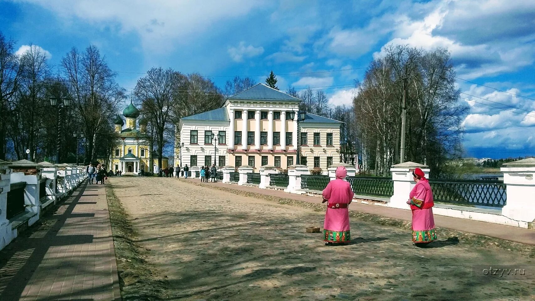 Углич город. Углич центр города. Угличский Кремль Углич. Углич угол Волги.