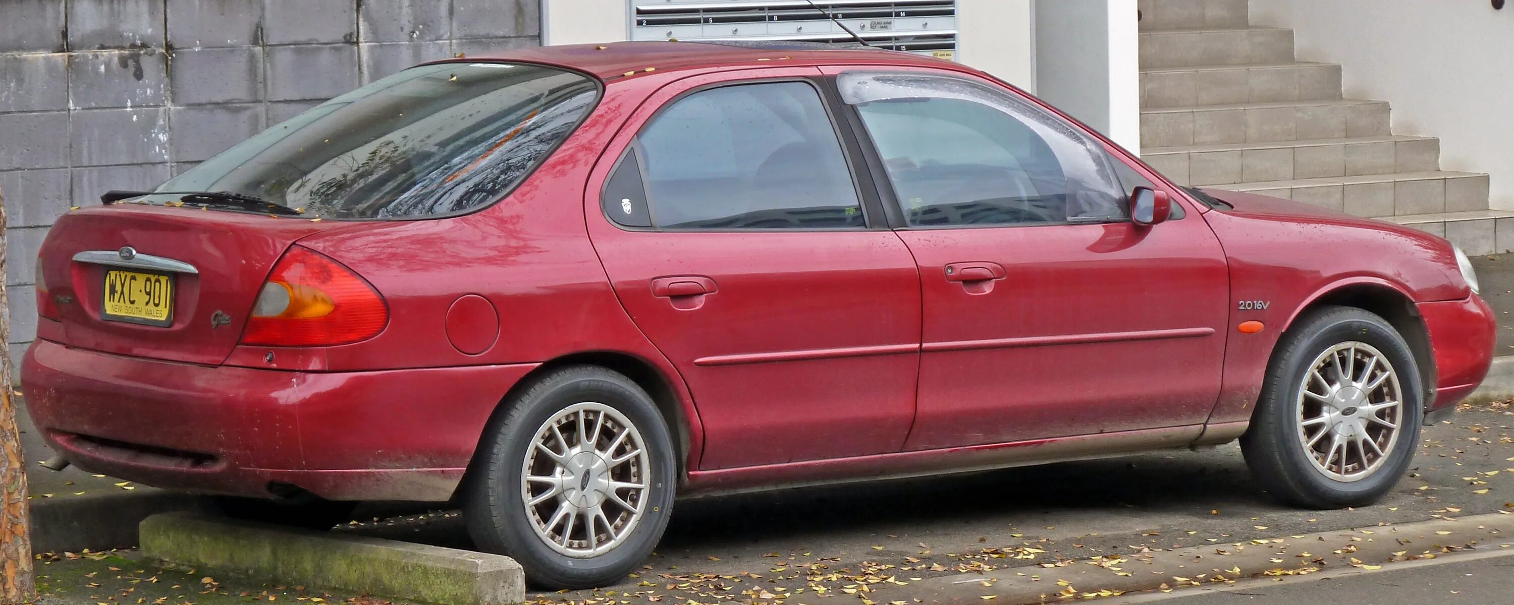 Ford Mondeo II 1996-2000. Форд Мондео 2 хэтчбек. Форд Мондео 1 хэтчбек 1996. Форд Мондео 2000.