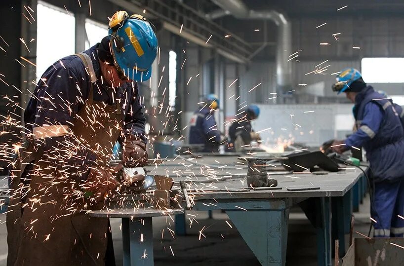 Worked in the factory we. Люди на заводе металлообработка стоковое. factory worker. work in a factory. workers in factory.