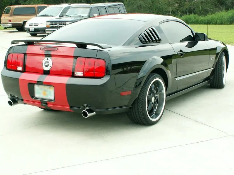 Бампер мустанга. Ford Mustang 2005 Ducktail. Мустанг 2005 gt бампер. Mustang 2005 крепления. Mustang 2005 eu.