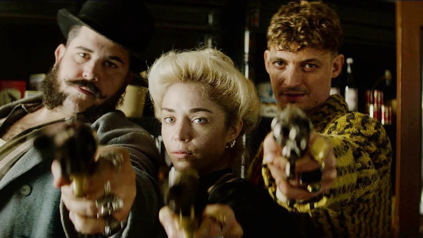 Боевики франция 2023. Албан ленуар шальная пуля. Новый фильм про войну 2023. Новые боевики 2023. Боевики франция 2023.