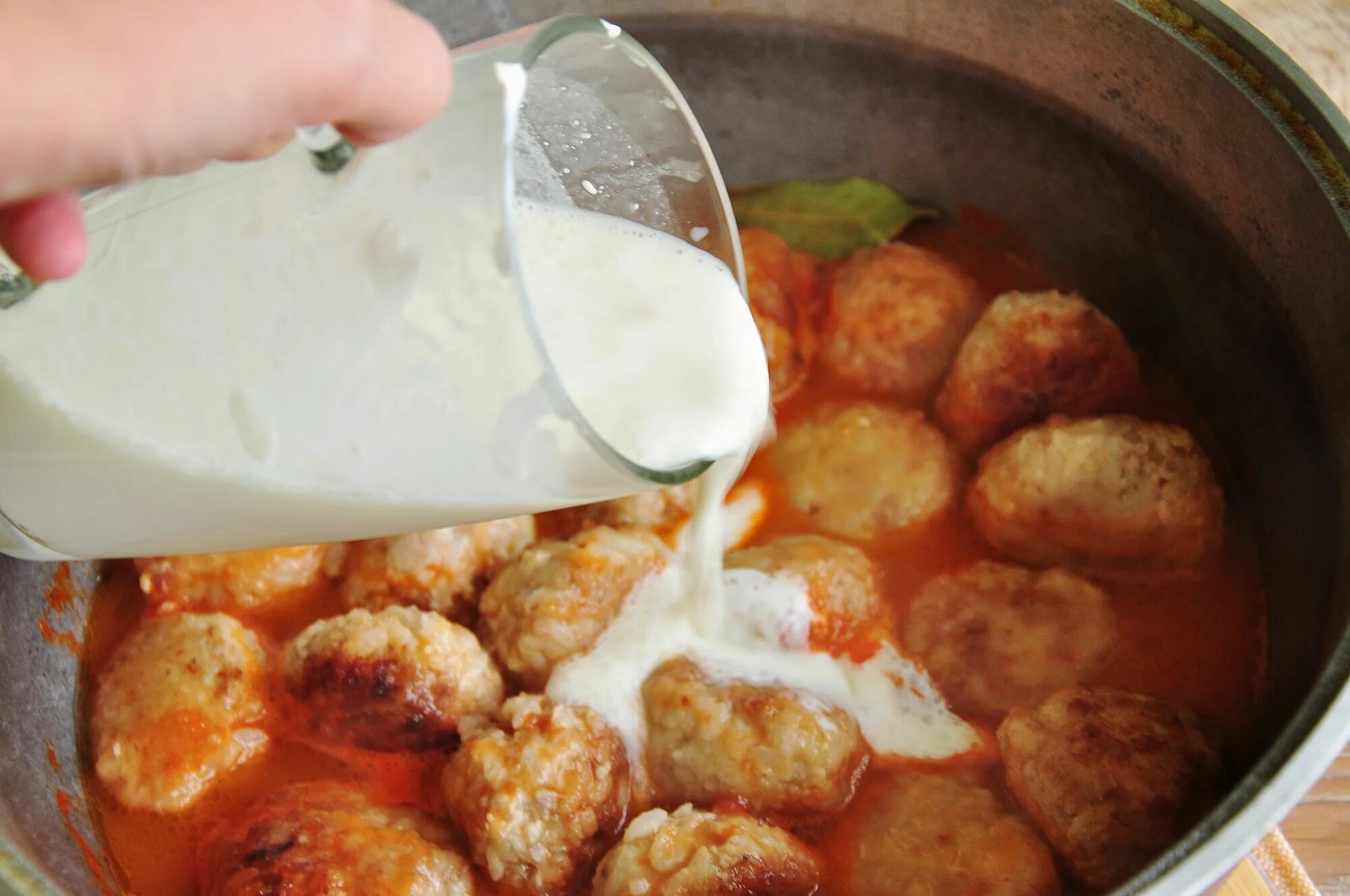 Куриные тефтели в томатном соусе. Тефтели в томатно-сметанном соусе для детей. Тефтели с рисом как в садике. Тефтели с рисом. Тефтели с рисом в детском саду.