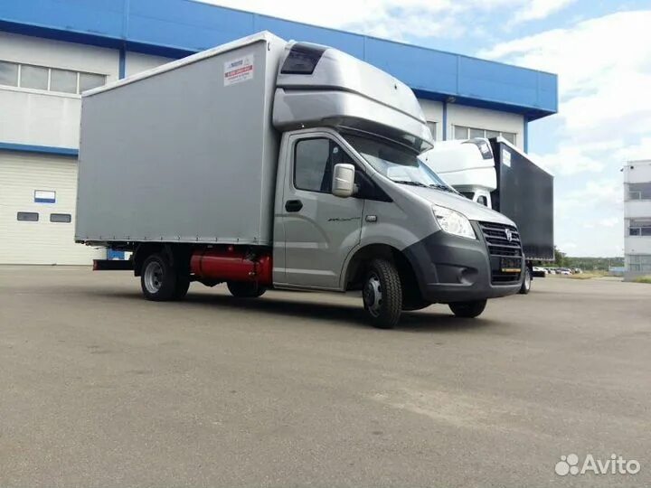 Ниссан грузовик 3 тонны будка. 5 тонн. 5 тонн. Митсубиси фусо 3. Машины более 3.