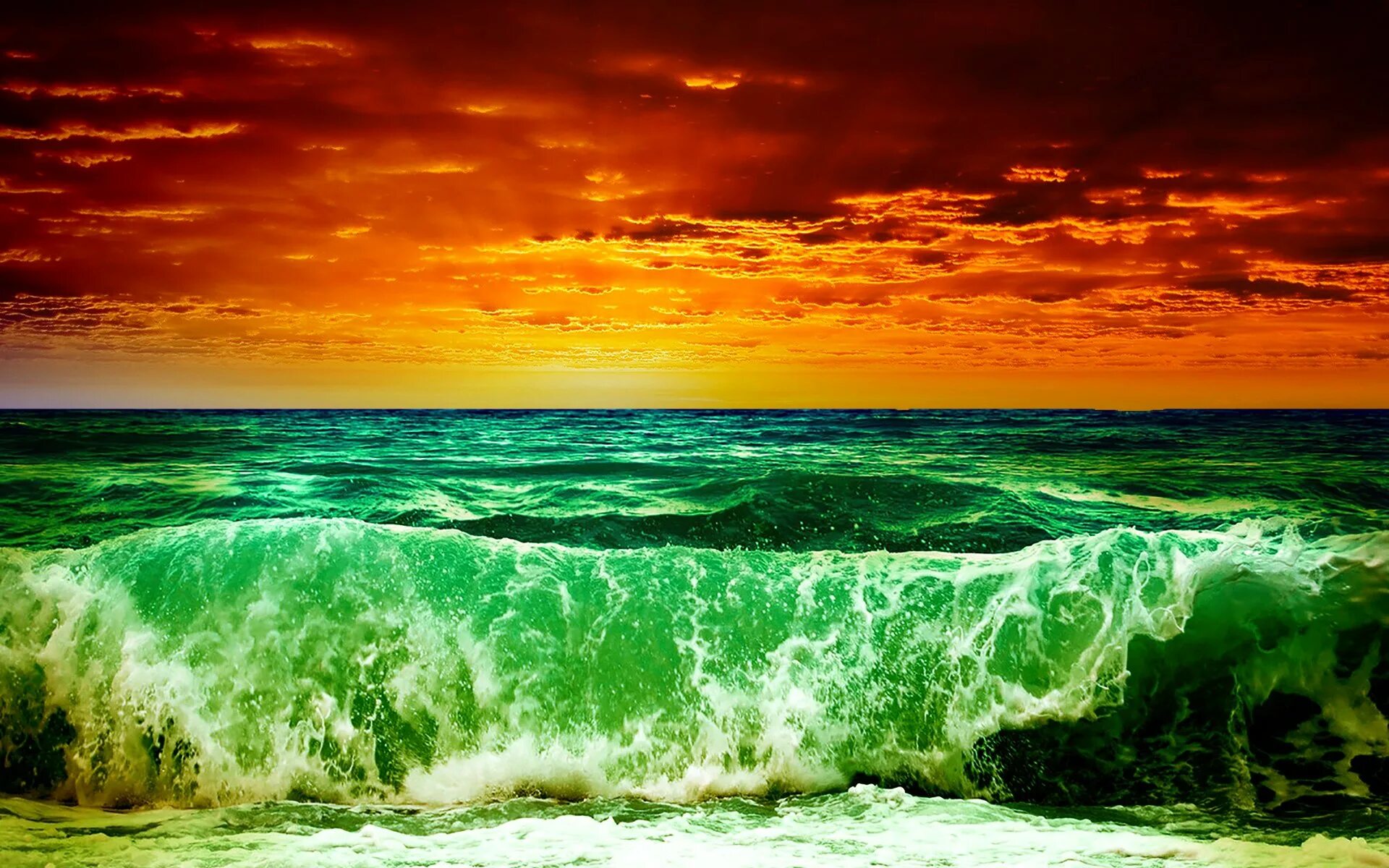 Красивое море. Изумрудное море. Море зеленого цвета. Лазурный пляж. Море, волны.