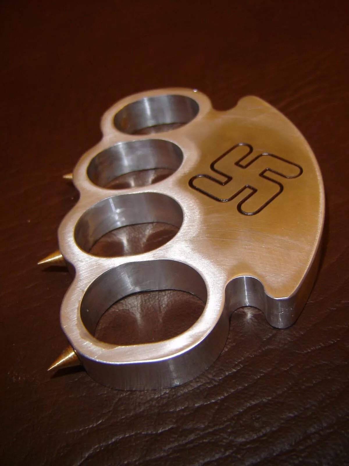Knuckle duster