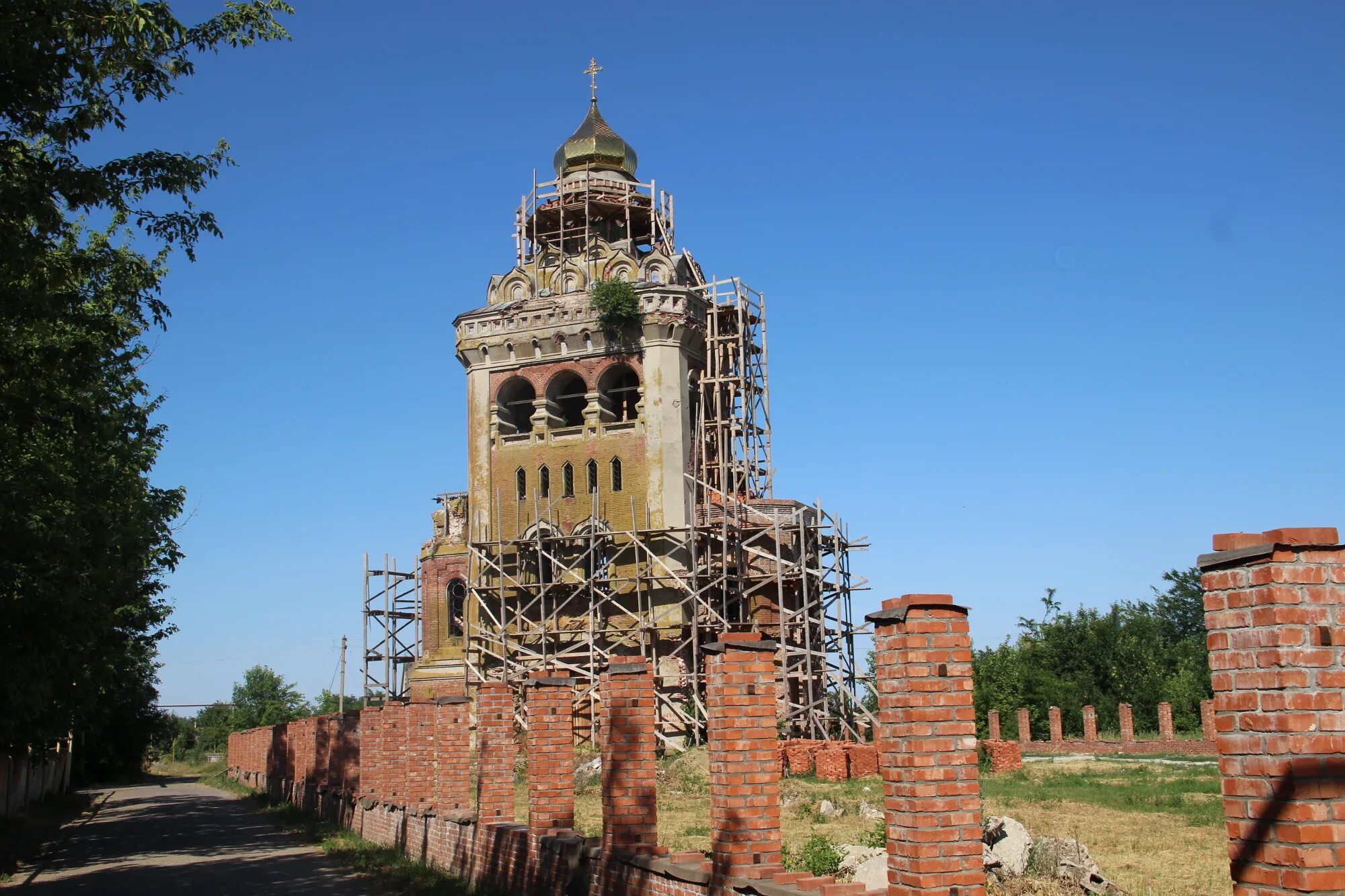 Станица ивановская краснодарский край. Храм в станице Ивановской Краснодарского края. Храм Сретения Господня станица Ивановская Краснодарский. Храм в ст.Ивановской Красноармейского района Краснодарского края. Храм Сретения Господня ст Ивановская.