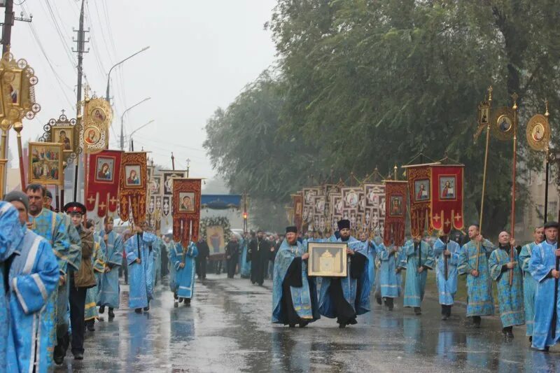 14 октябрь 2016. Крестный ход на праздник Покрова Богородицы г.Энгельс. Крестный ход 14 октября в Покров. Крестный ход в городе Ершове. Крестный ход в Вичуге 14 октября.