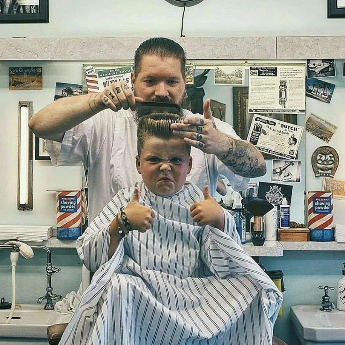 Эрик барбер. Брадобрей барбершоп. Barber's перевод. Ромич барберс. Барбер исайя вебб.