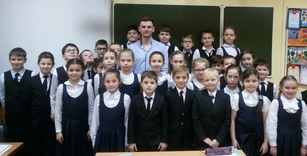Гимназия 1 хабаровск сайт. Экономическая гимназия хабаровск. Гимназия номер 1 хабаровск. Гимназия 4 хабаровск. Гимназия 1 хабаровск.