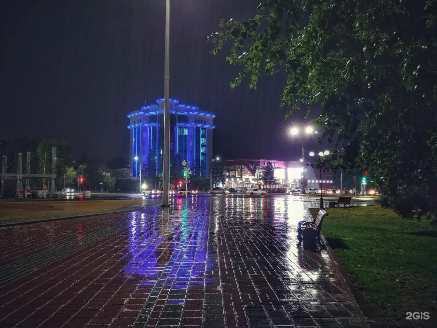 Усть-каменогорск ночью. Восточный казахстан усть-каменогорск. Усть-каменогорск,өскемен. Усть каменогорск проспект горы. Ночной вид усть-каменогорска.