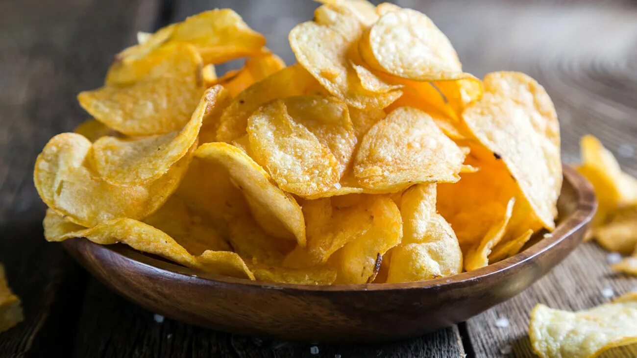 Чипсы сухарики. Чипсы crunchy crew ананасовые. Чипсов звук чипсов. Чипсы запеченные. Хрустящий картофель.