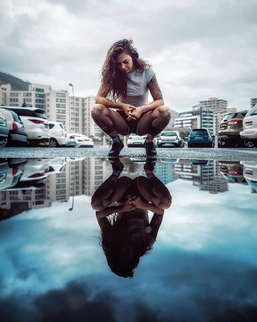 Позы для фотосессии. Девушка в платье красивая. Красивые ракурсы. Интересные ракурсы. Ракурсы для фотосессии.