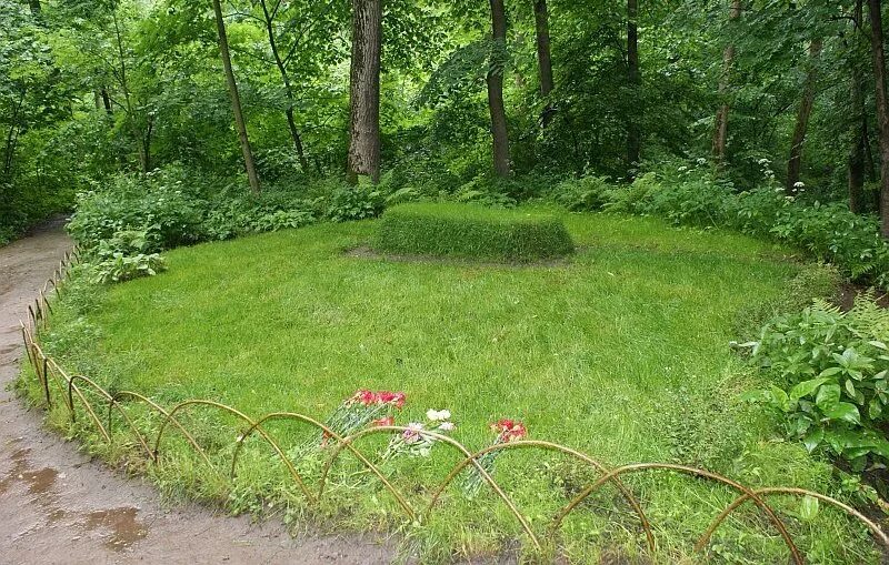 ясная поляна могила л. толстого. где похоронен лев. ясная поляна могила льва толстого. где похоронен лев.