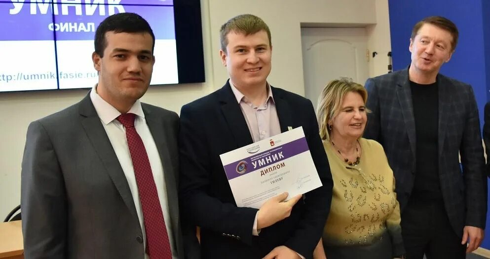 уткин юрий аркадьевич пермь. пермский ноц. выставка молодые ученые – будущее россии перми. школа 7 пермь 2020. совет молодых ученых пермский край.