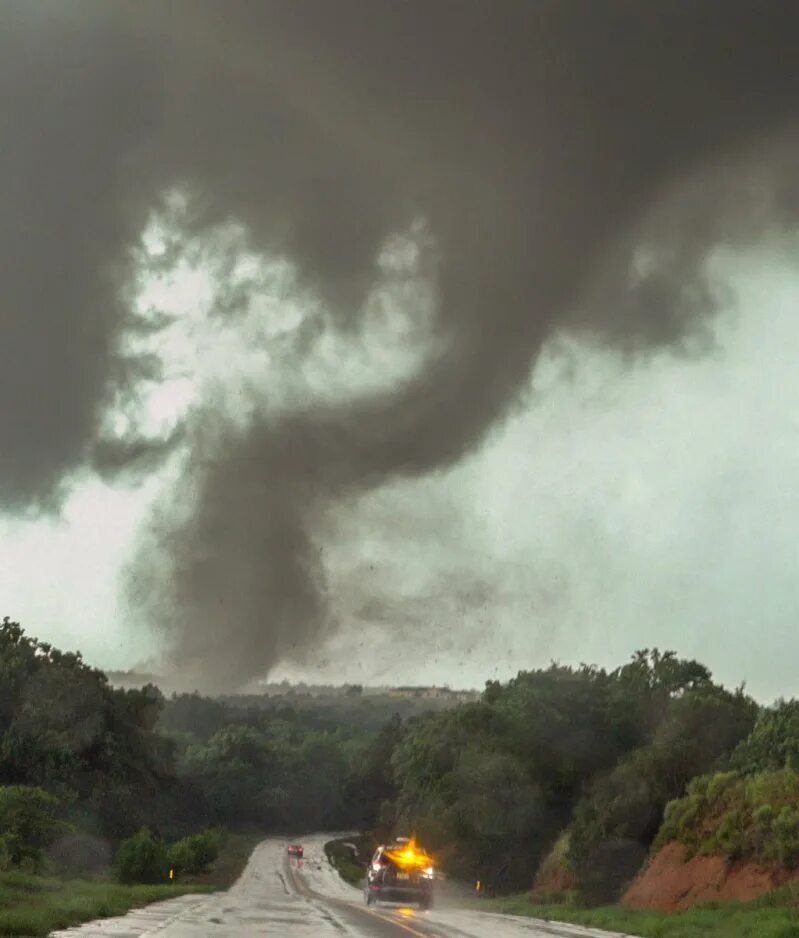 Даты торнадо. Andover торнадо. How tornado is formed. Торнадо f3 ураган. Смерч в крыму.