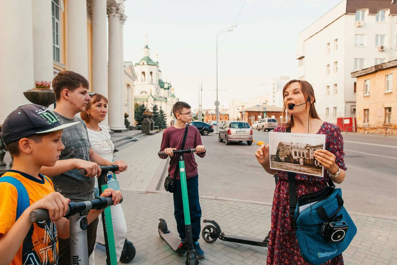 Тюмень экскурсионное. Экскурсия на самокатах. Тюмень обзорная экскурсия. Экскурсии Тюмень на самокатах. Экскурсия на электросамокате.