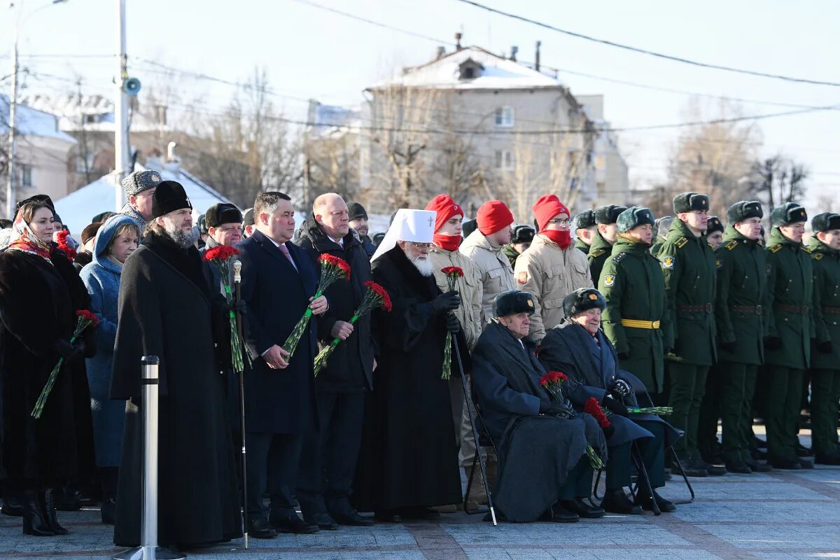 23 Февраля парад. Торжественные мероприятия 23 февраля. Возложение цветов 23 февраля Тверь 2023. Возложение цветов к памятнику 23 февраля. Защитники отечества тверь