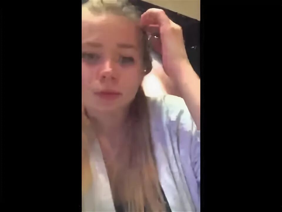 Маленькая девочка в перископе видео