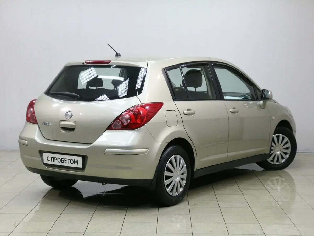 Nissan Tiida 2010. Nissan Tiida 2010 седан. Ниссан Тиида седан 2010 год. Nissan Tiida 1. Ниссан тиида купить в москве