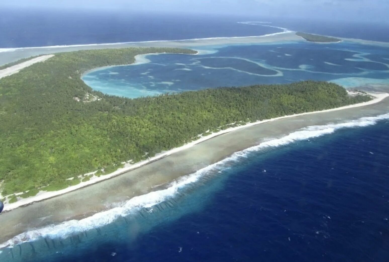 50 islands. Пукапука (Атолл). Остров Атолл Рангироа. Остров Палмерстон, острова Кука. Атолл пука пука.