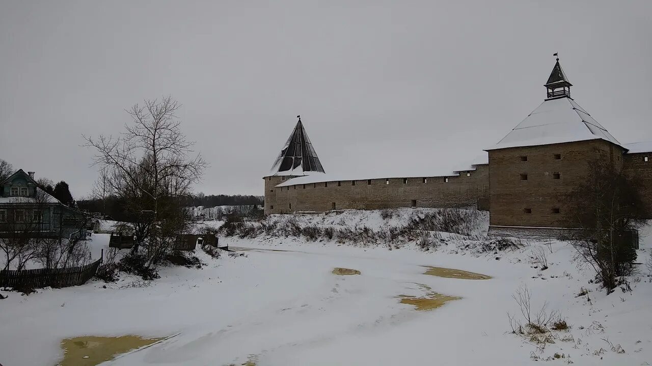 Погода в старой ладоге на неделю. Крепость Волхов Старая Ладога зимой. Староладожская крепость зимой. Монастырь Волхов Старая Ладога зимой. Старая Ладога Выборг.