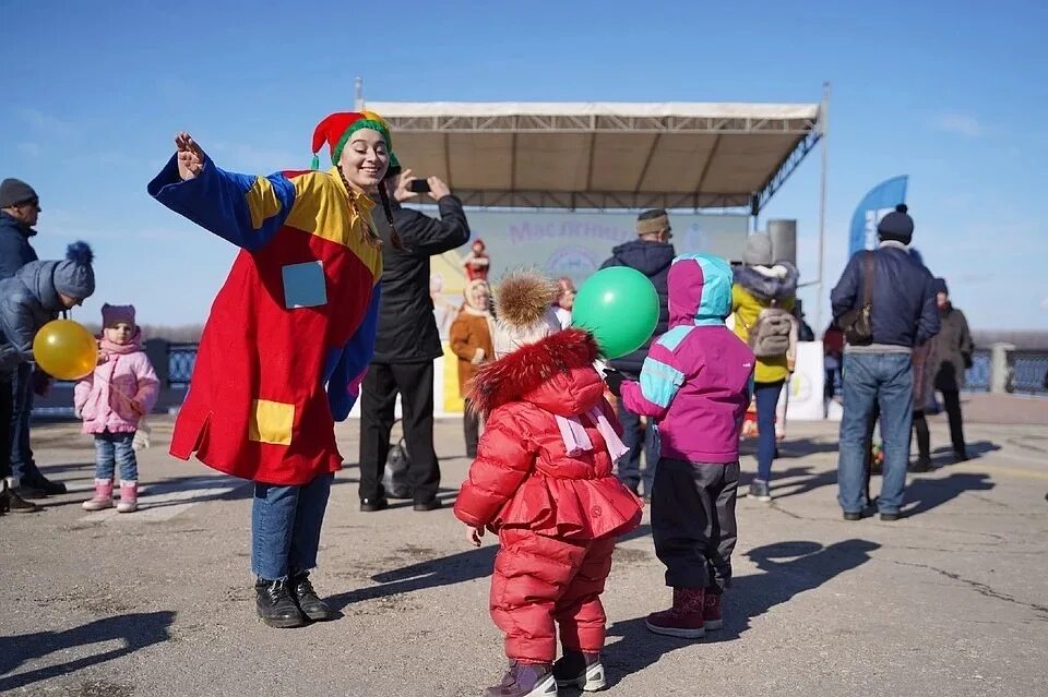 Отмена развлекательных мероприятий сегодня. Уличные массовые мероприятия. Уличный праздник. Уличный детский праздник. Массовые гуляния.