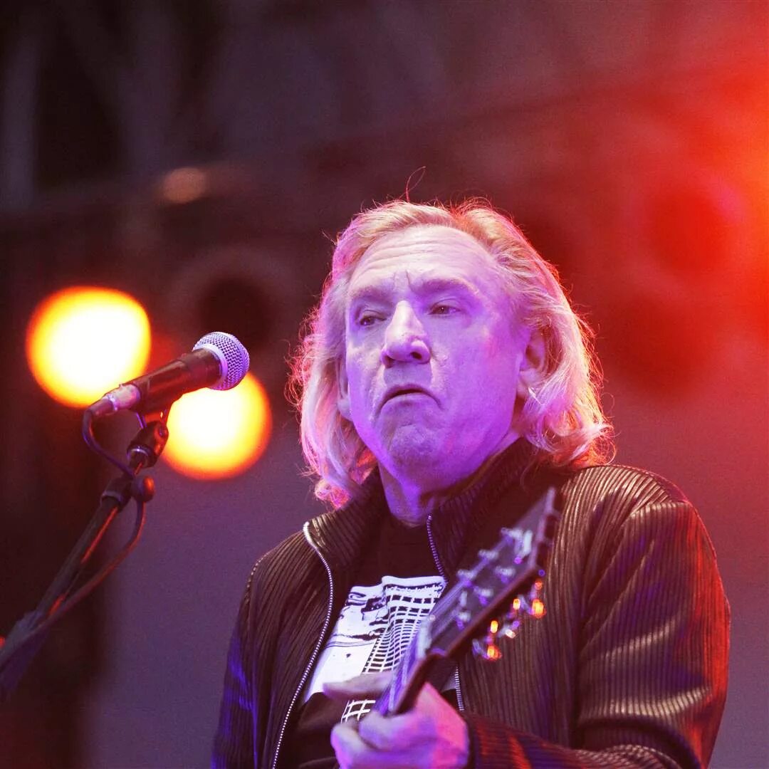 Joe walsh. Джо уолш. joe walsh eagles. джо уолш фото. joe walsh live 70-80 обложка.