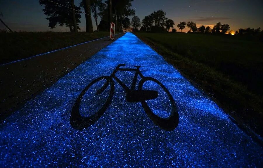 Велосипедная дорожка Ван Гога. Светящаяся велодорожка в Польше. Даан Розегаарде велосипедная дорожка. Подсветка велодорожек. Светящиеся велосипед