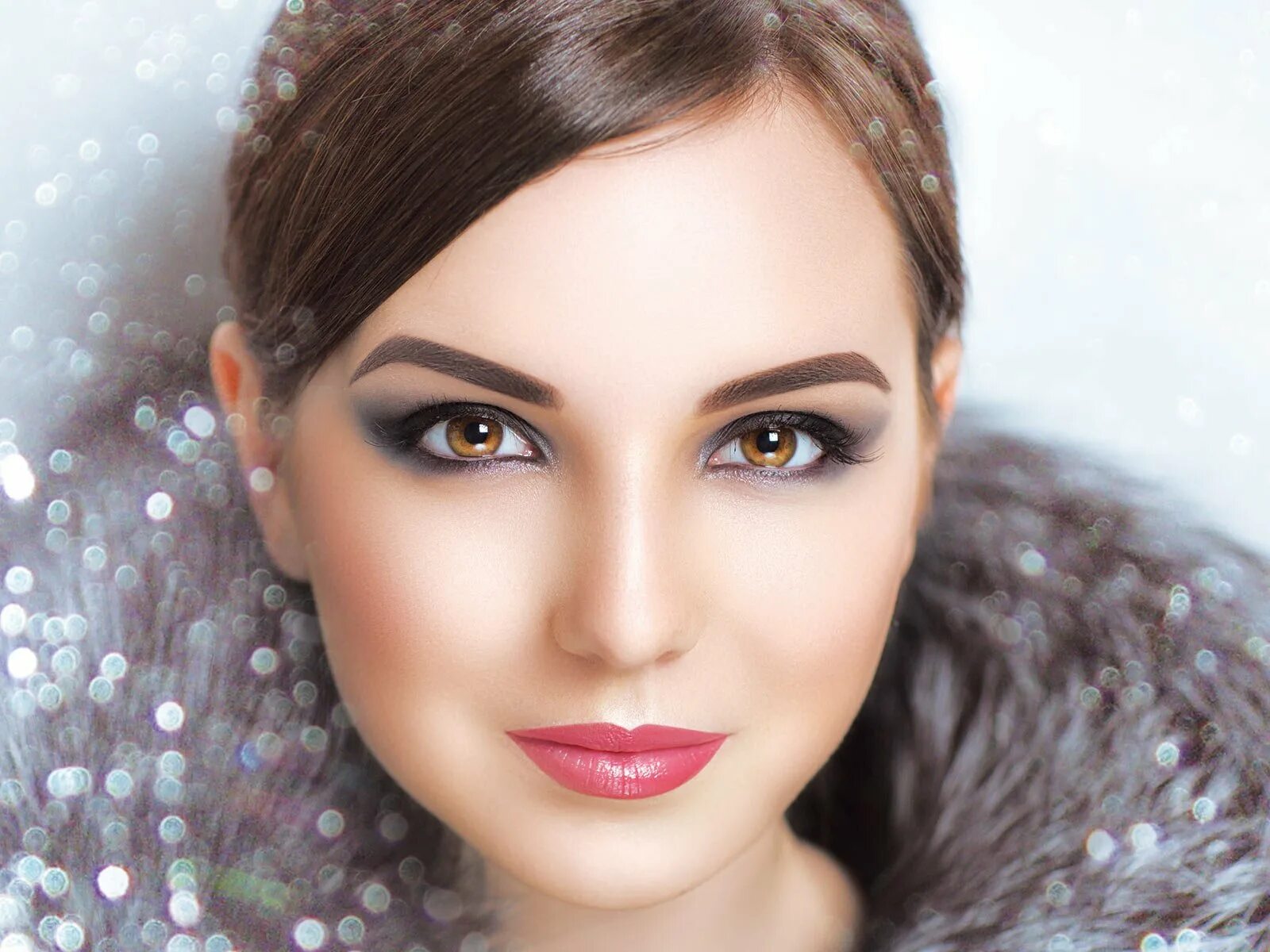 зимний макияж. зимний макияж. новогодняя акция на макияж. новогодний макияж с елочкой. новогодняя акция на перманентный макияж.