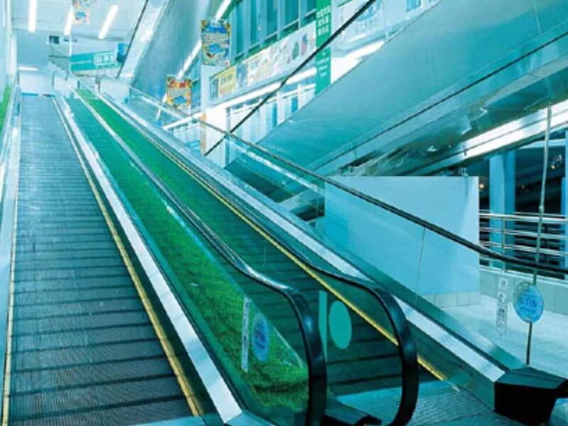 Пассажирский конвейер. Горизонтальный эскалатор. Пассажирский конвейер траволатор. Эскалатор в аэропорту. Траволатор в москве.