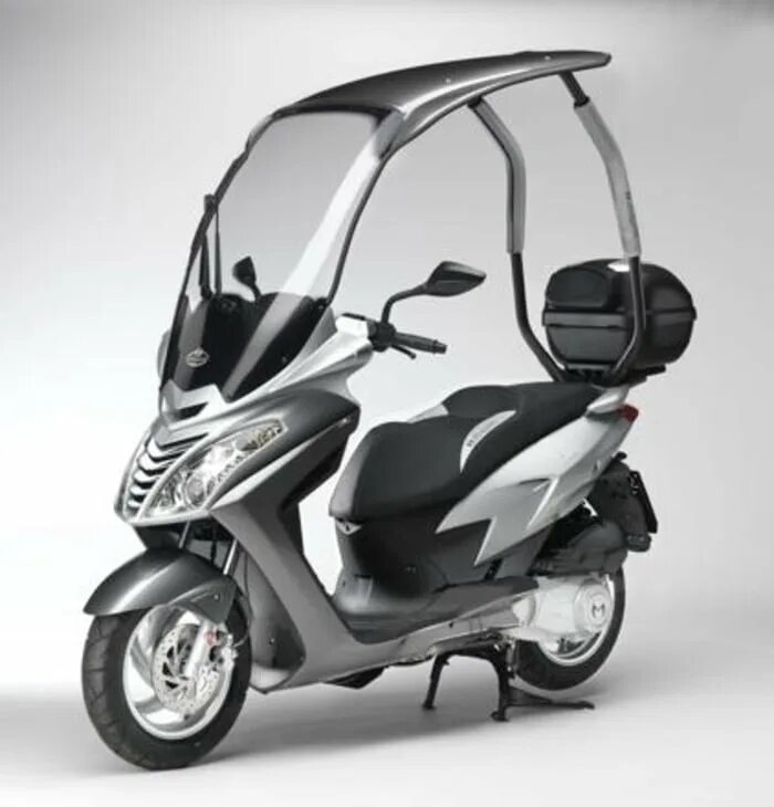 Стекло скутер купить. Скутер Malaguti blog 160. Malaguti 125. Скутера Malaguti китайский. Honda Scooter с крышей.