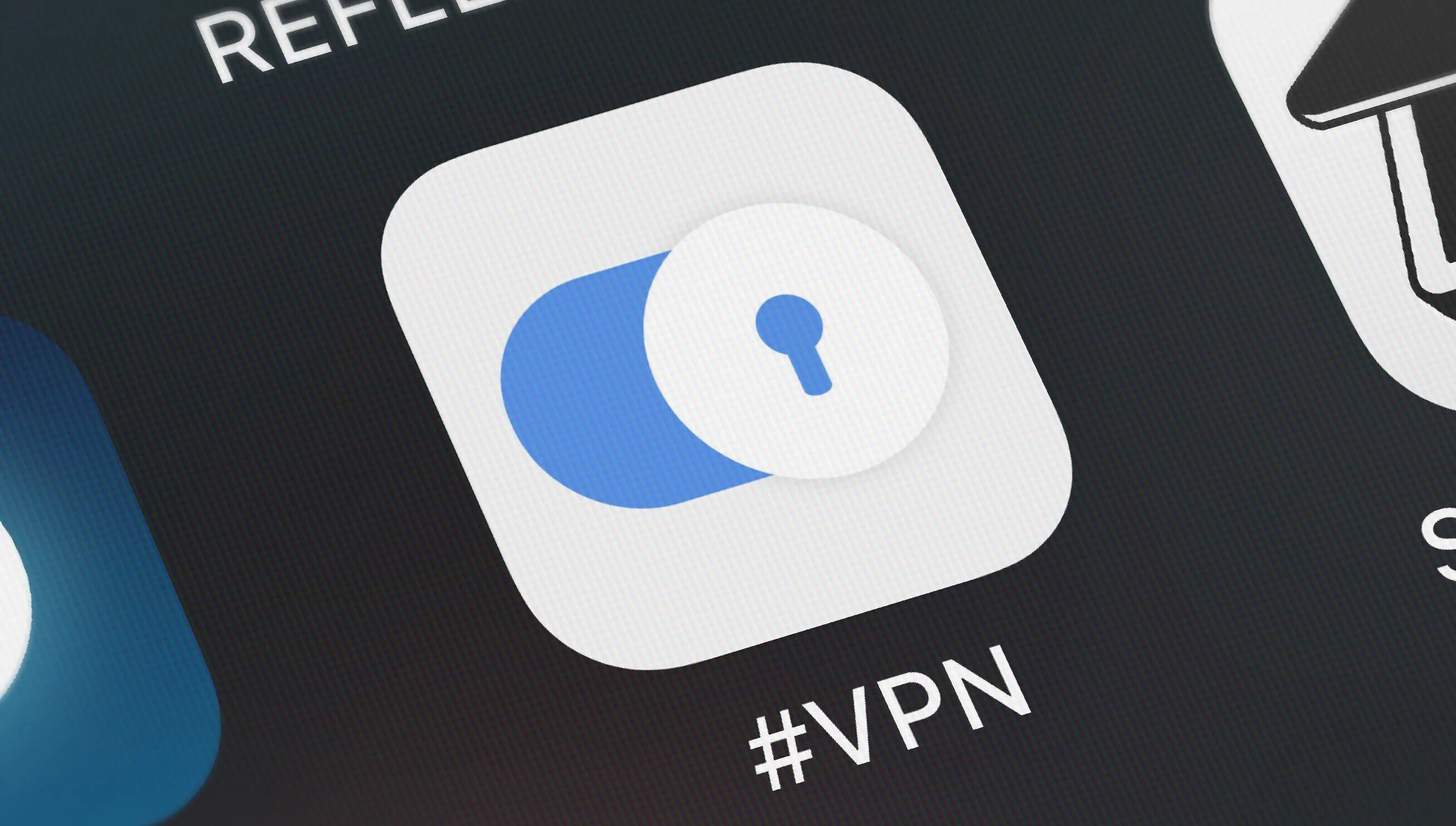 VPN сервисы. VPN на айфон. Впн для IOS. Опасный VPN. Платный впн для айфона