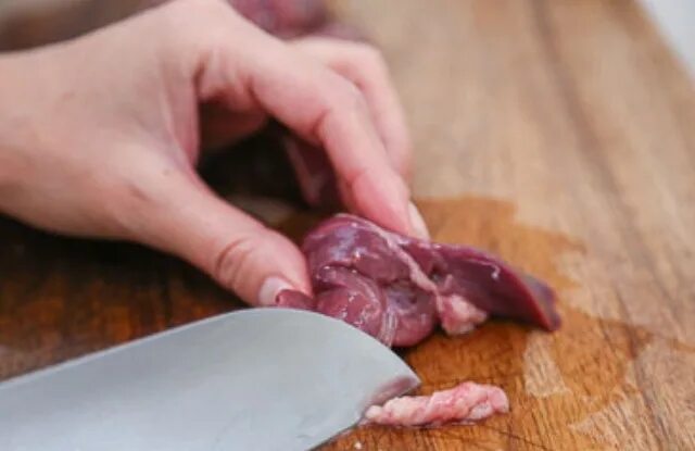 Как снять пленку с куриной печени Рецепт: Нежная печень по-сельски на