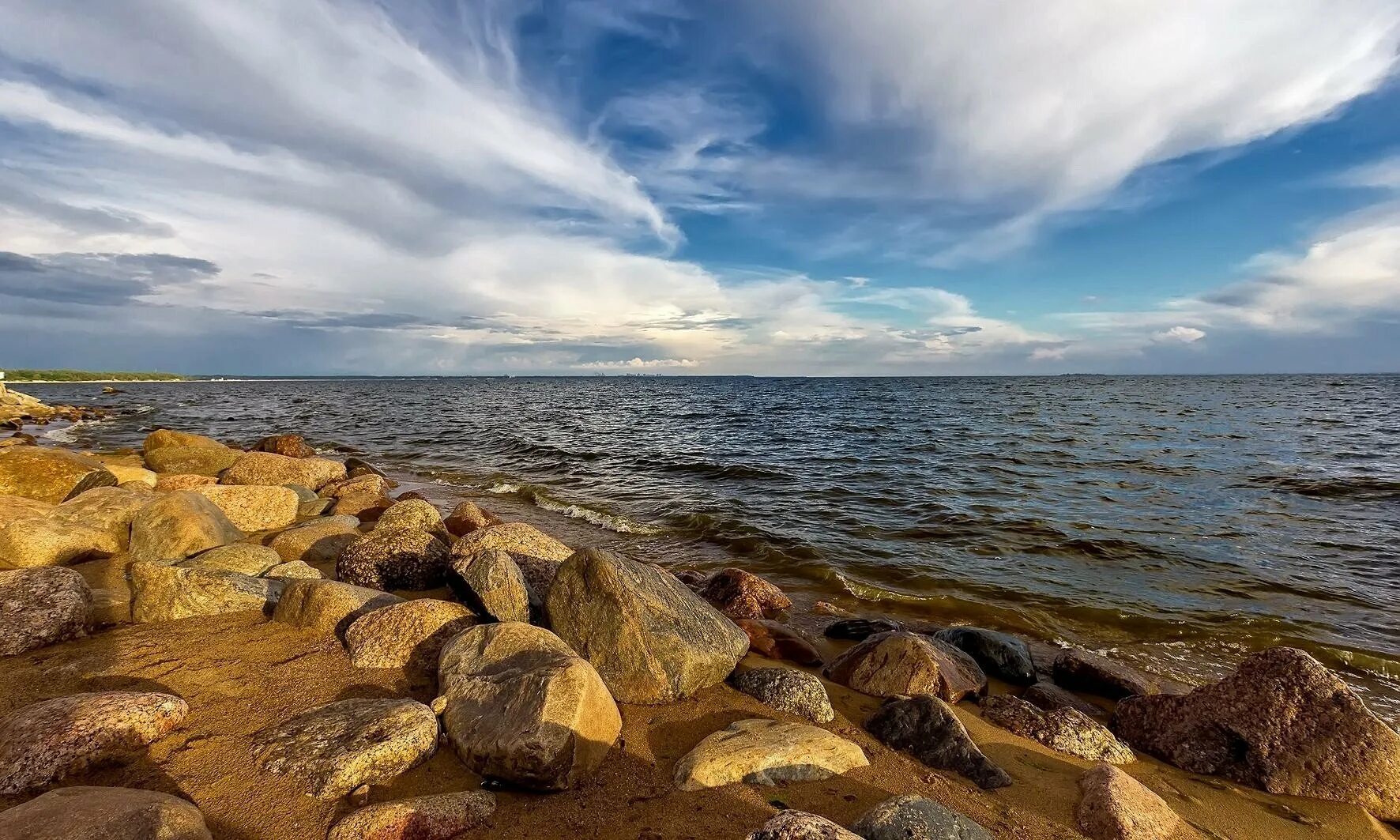 Открытое море санкт петербург. Берег Балтийского моря финский залив. Финский залив Ленинградская область. Комарово финский залив. Репино камни залив.