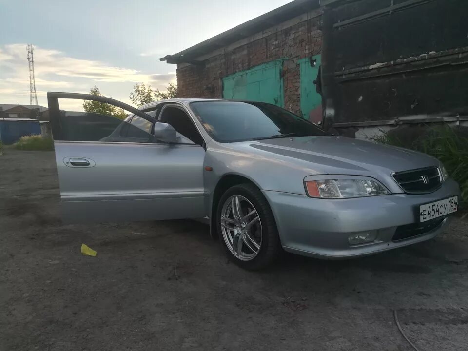 Новосибирск инспаер хонда. Хонда инспаер 2002. Honda inspire 2001 2. Хонда инспаер 2002. Хонда инспаер ua5.
