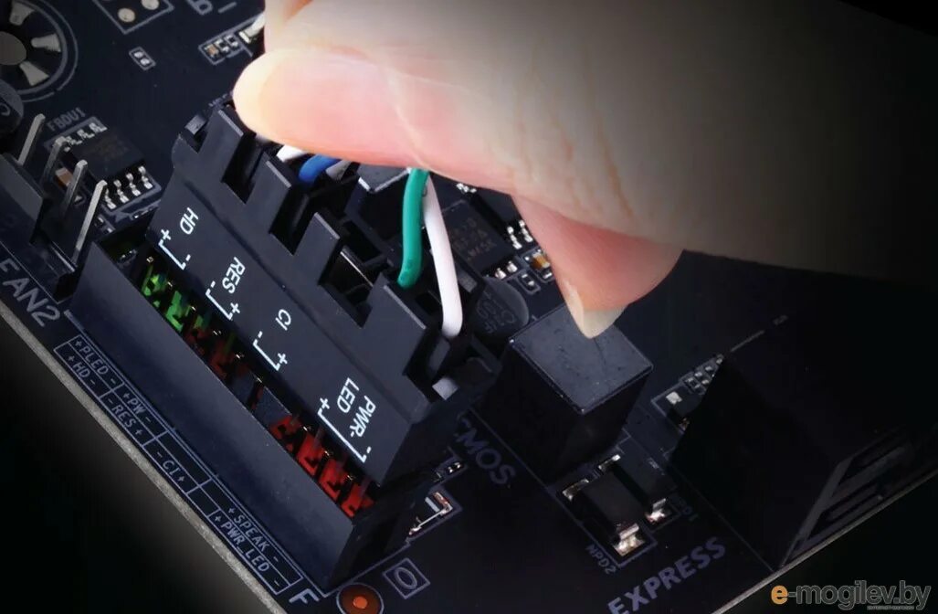 Соединитель для светодиодного профиля. Разъем g20. G connector gigabyte. G коннекторе. G разъем для gigabyte 12krh-0w0001-01r черный.