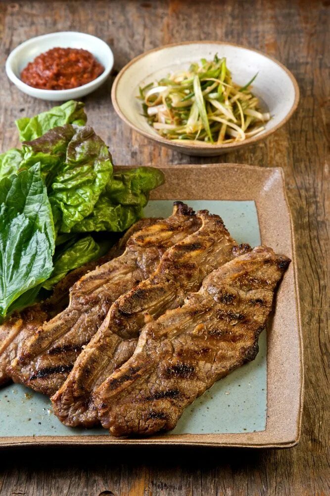 Кальби это. Свиные ребра кальби. Ребра кальби корея. Тедди кальби. Ребра кальби с соусом.